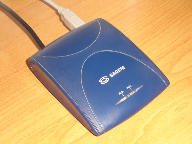 le bruit de ce modem restera à jamais gravé dans ma mémoire. Modem 56k sagem 800